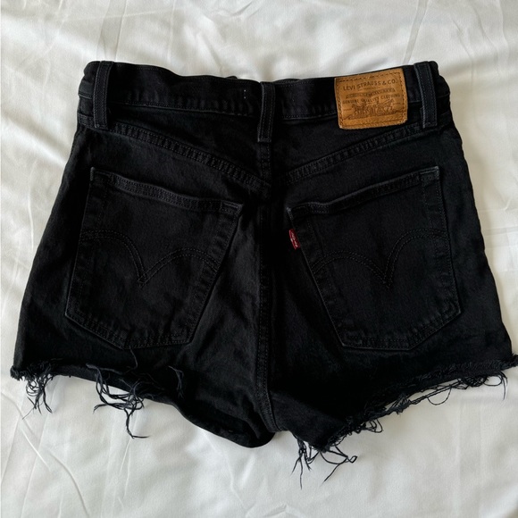 Levi’s Ribcage Short - Picture 2 of 5